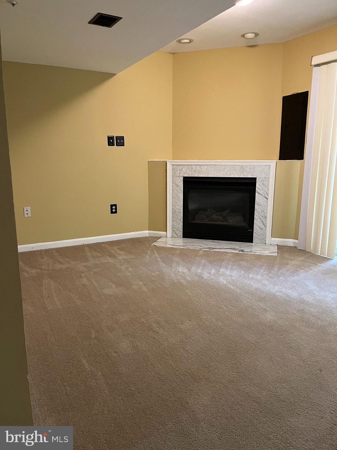 CRISPIN WOODS - Residential Lease