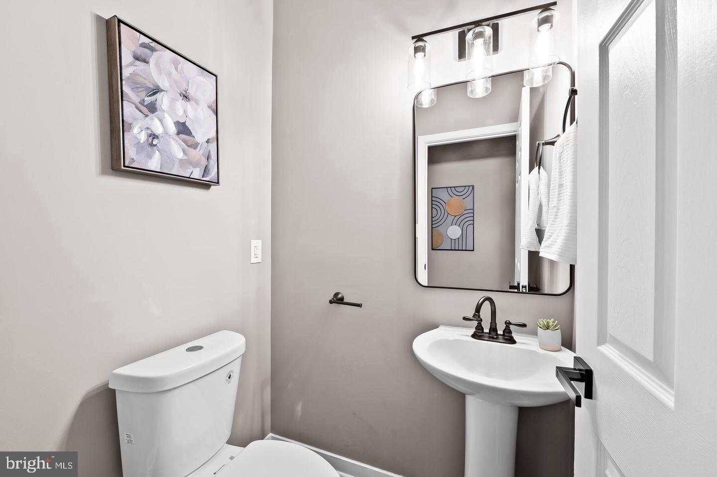 EVERGREEN LAWN - Residential