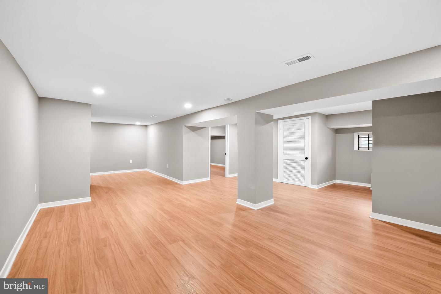 EVERGREEN LAWN - Residential