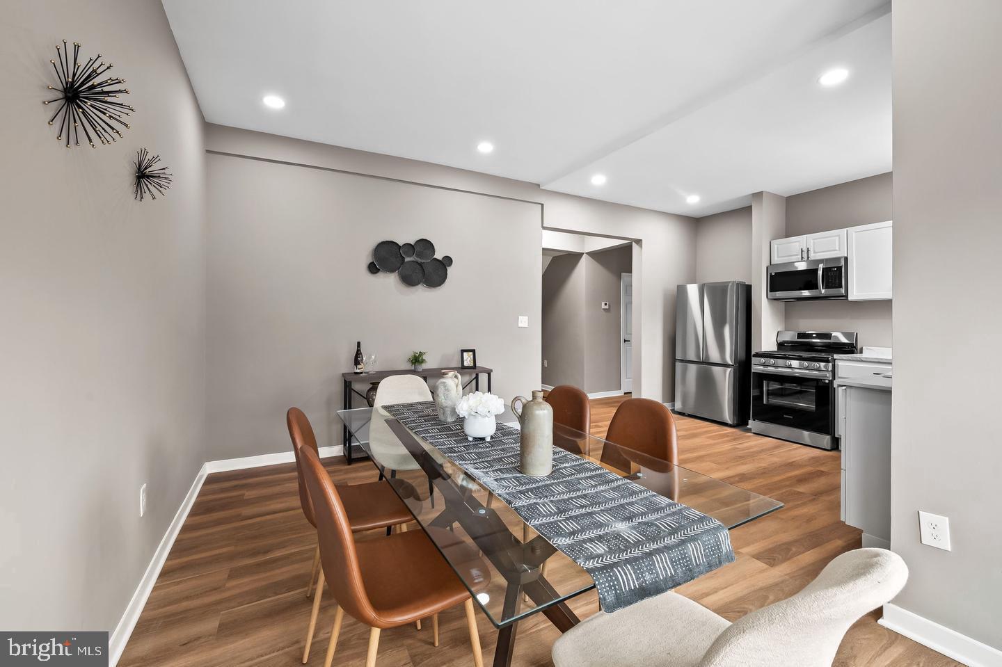 EVERGREEN LAWN - Residential