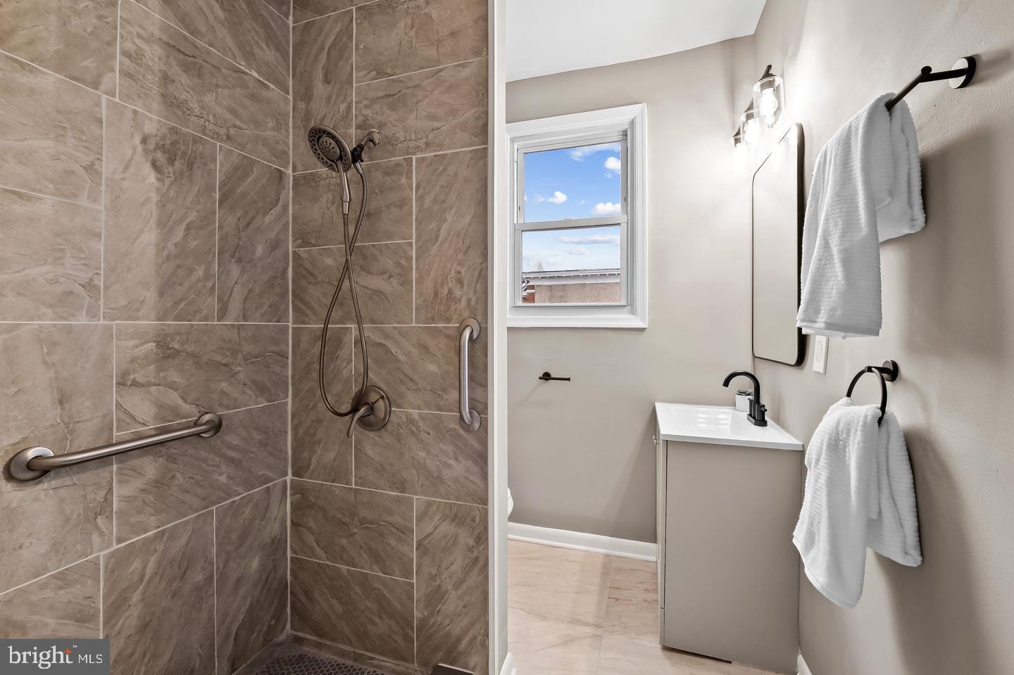 EVERGREEN LAWN - Residential