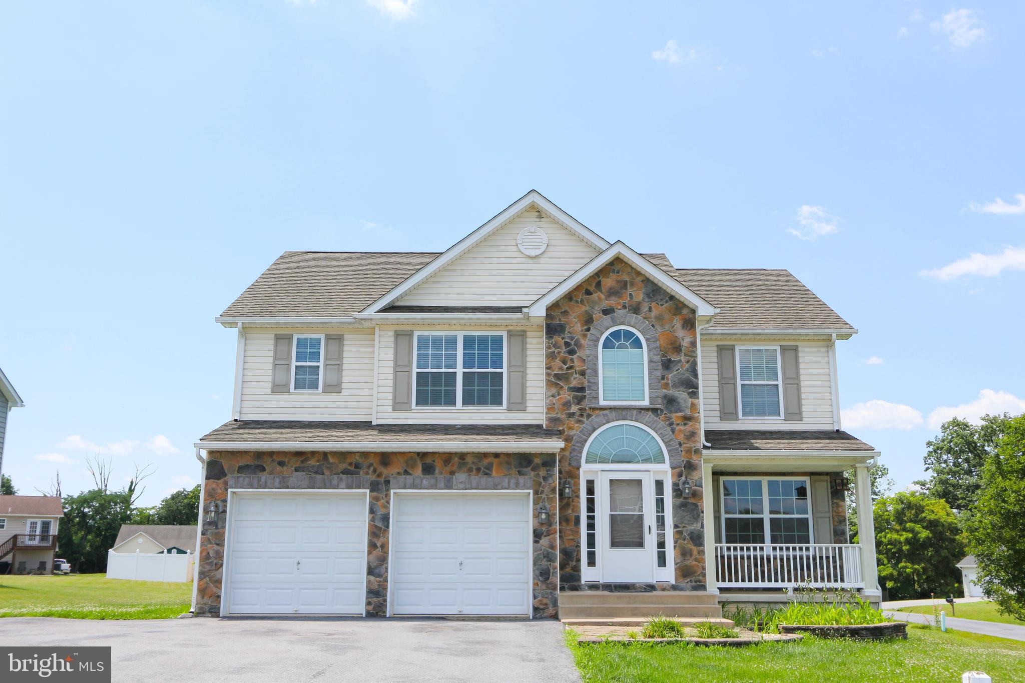 Great location just off of Rt. 9. Close to interstate, shopping and schools.
3 bedrooms 2.5 bath home with a nice floor plan. Covered front porch with a back deck that leads to a nice yard for entertaining. Full unfinished basement for future additional square footage. Nice corner lot.