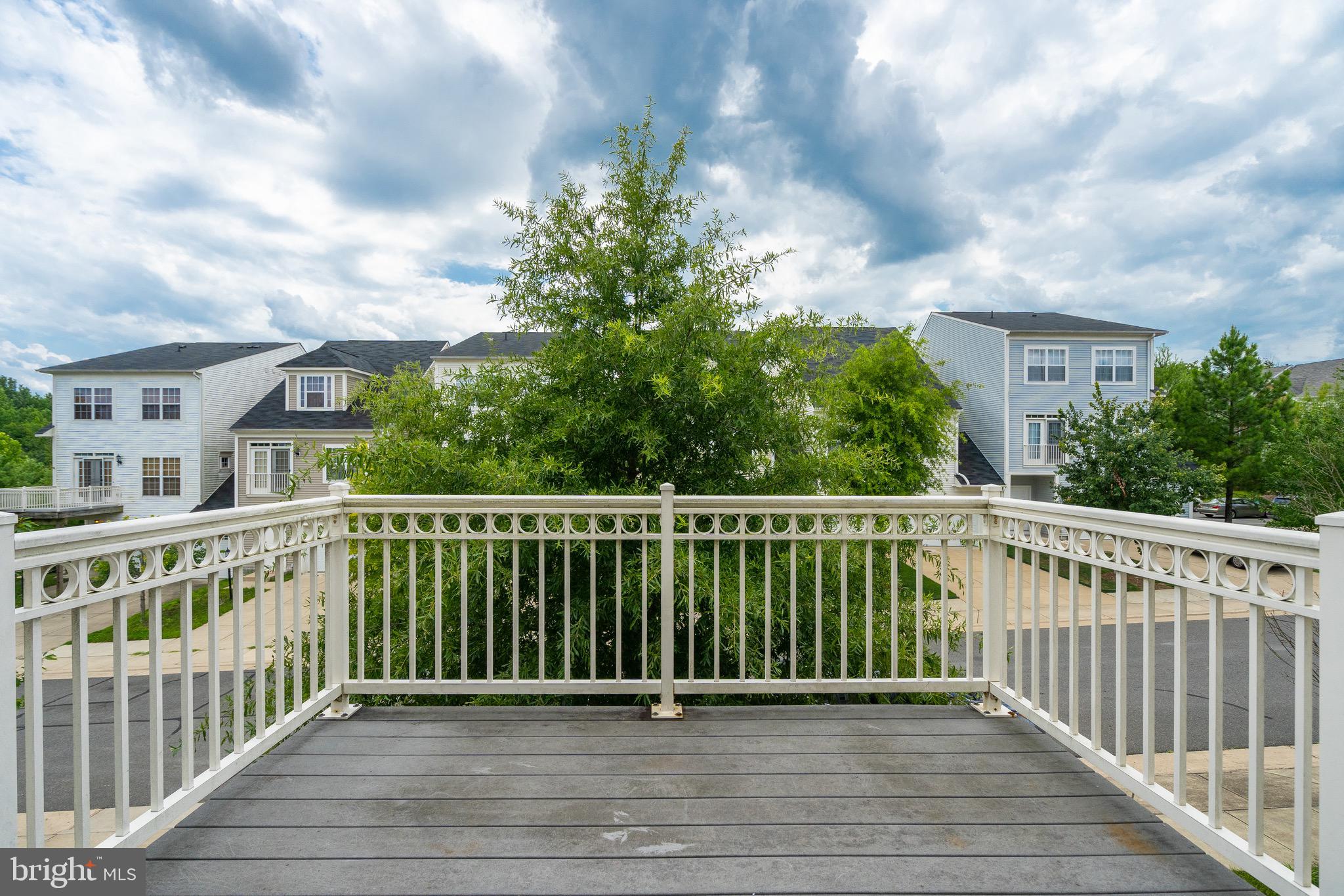 RIVER OAKS - Residential