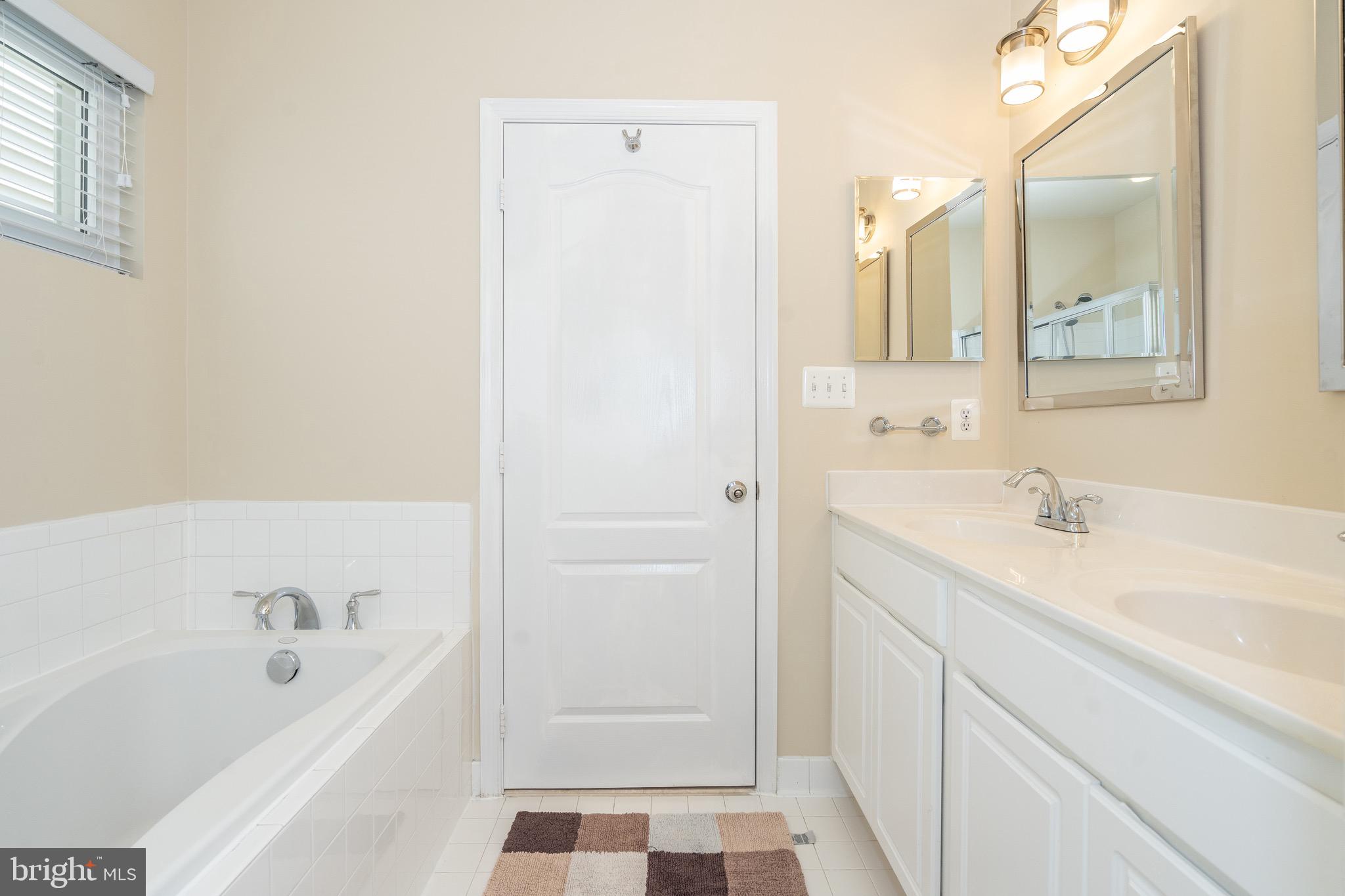 RIVER OAKS - Residential