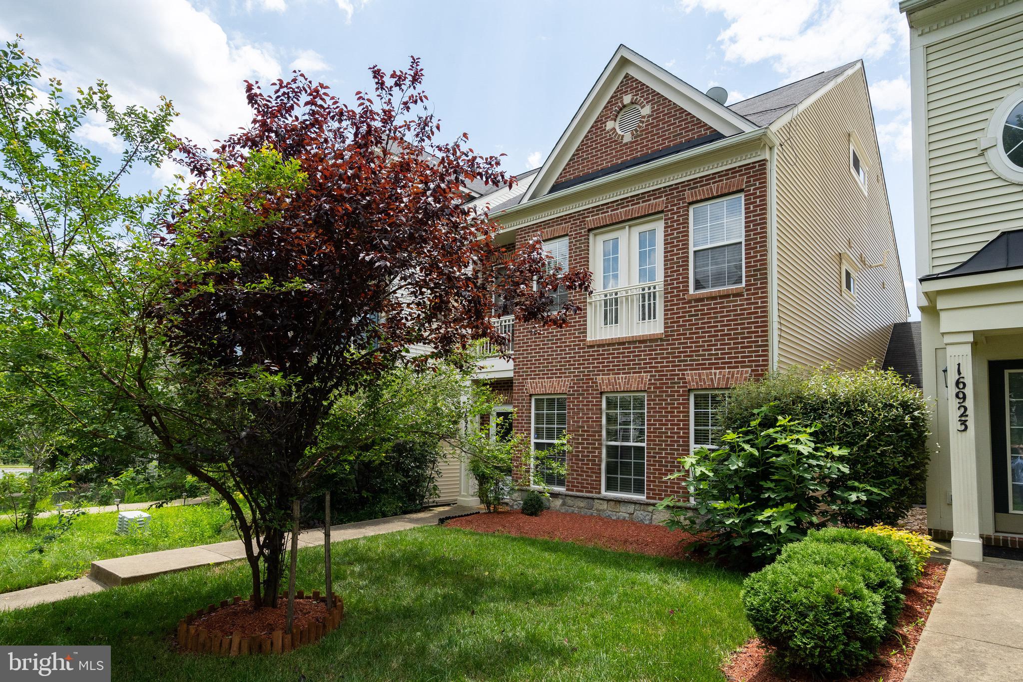 RIVER OAKS - Residential