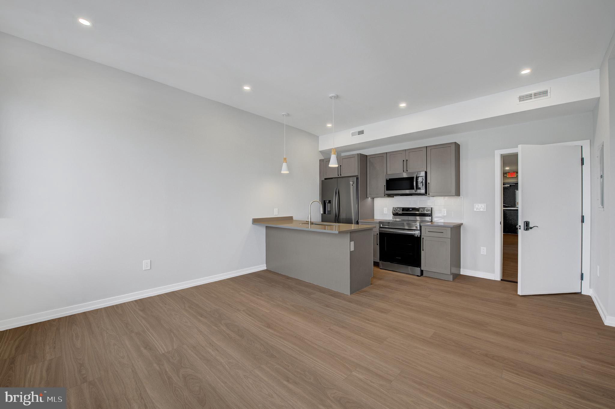 GRADUATE HOSPITAL - Residential Lease