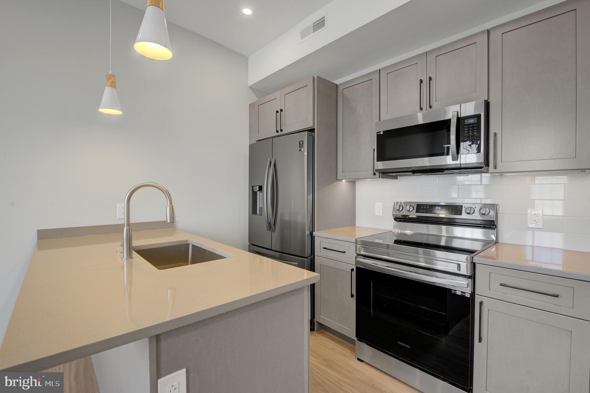 GRADUATE HOSPITAL - Residential Lease