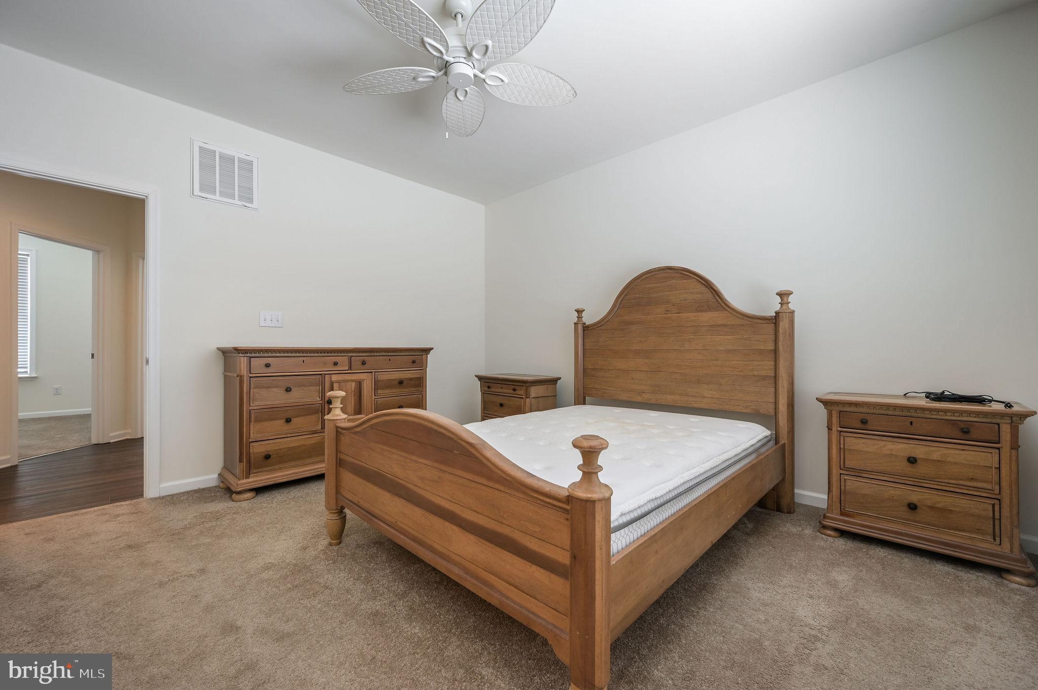 HIDDEN POND - Residential