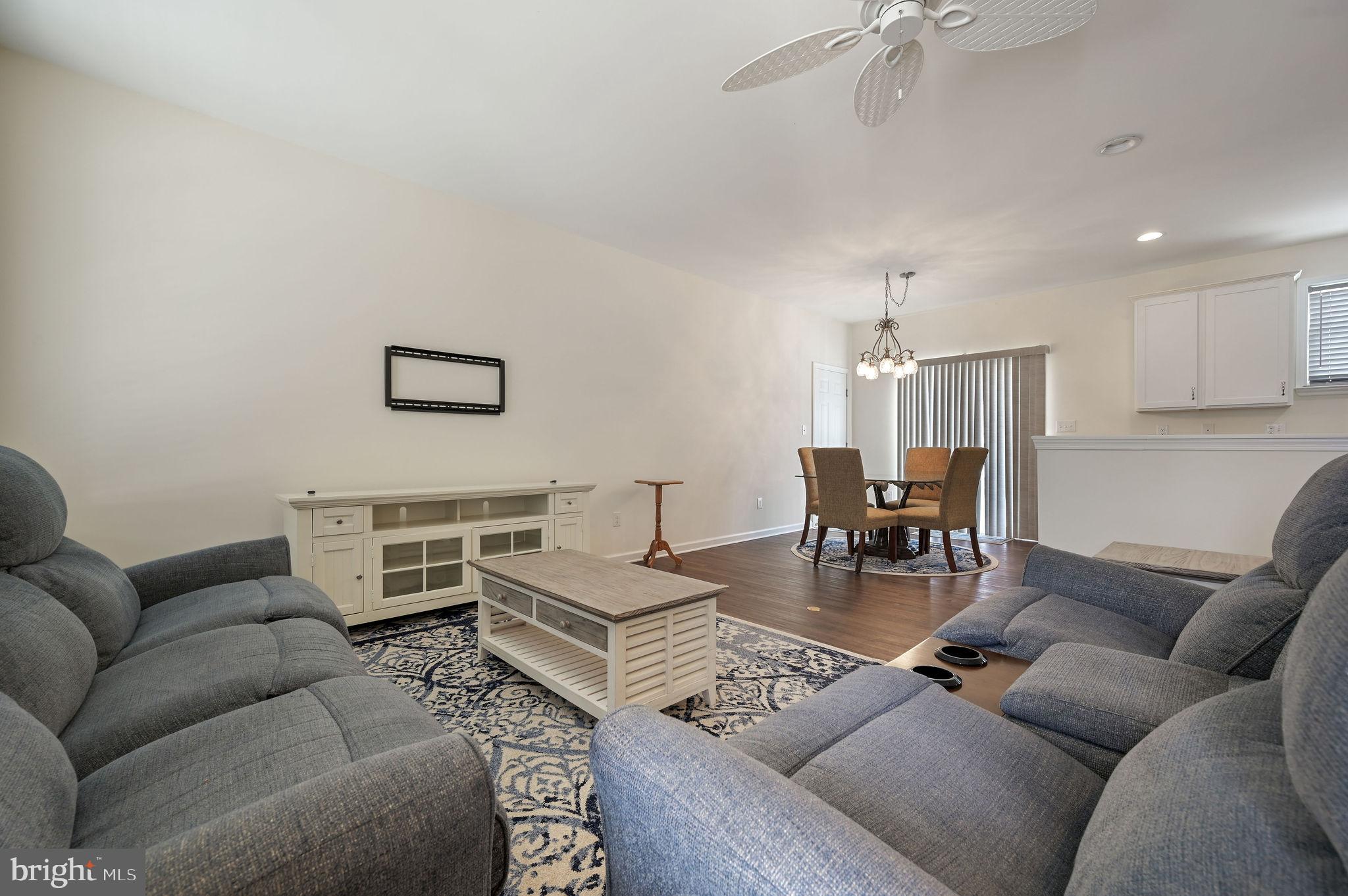 HIDDEN POND - Residential