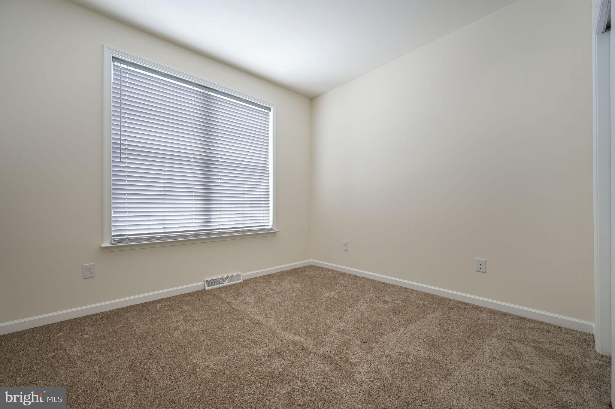 HIDDEN POND - Residential