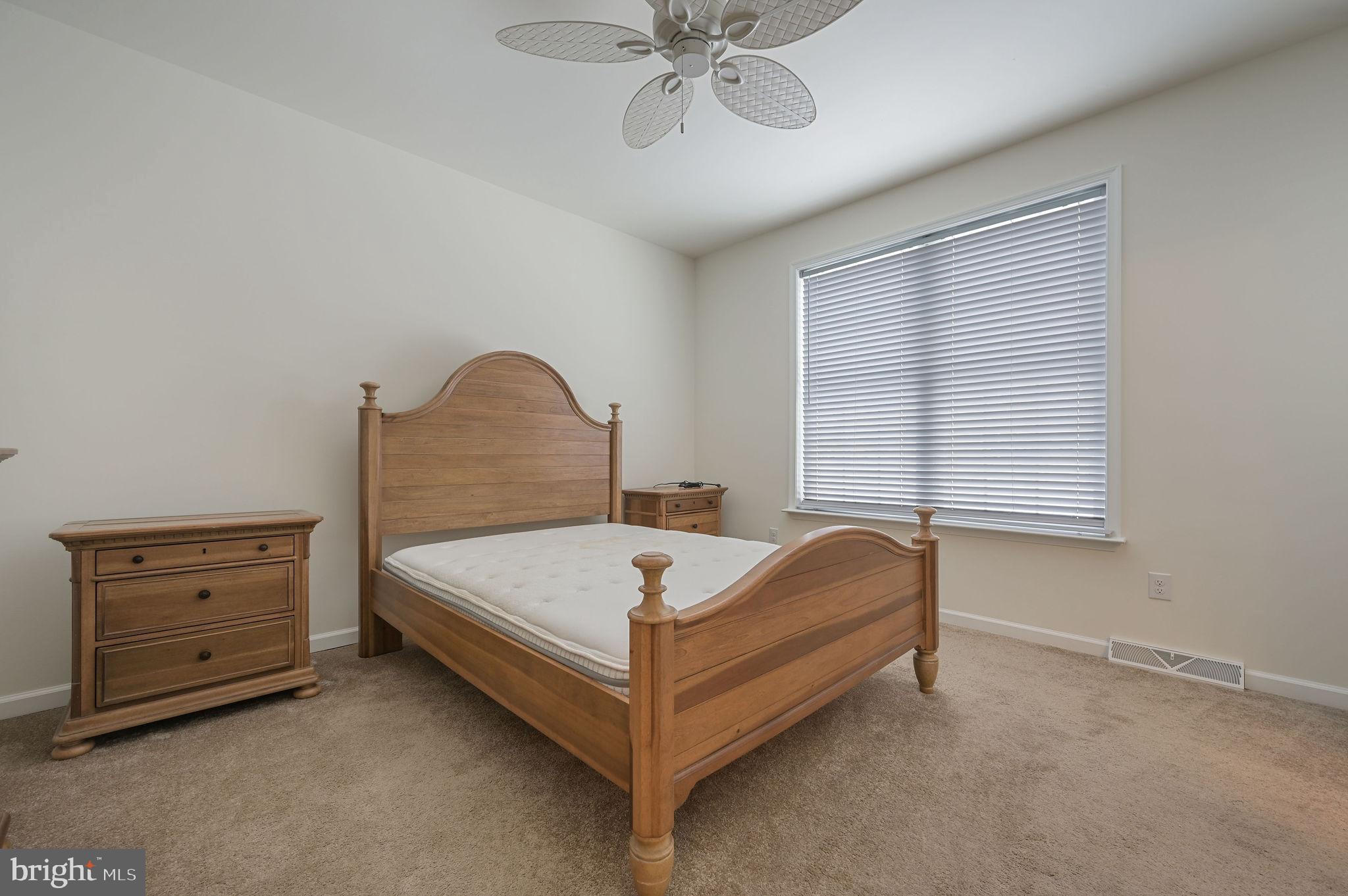 HIDDEN POND - Residential