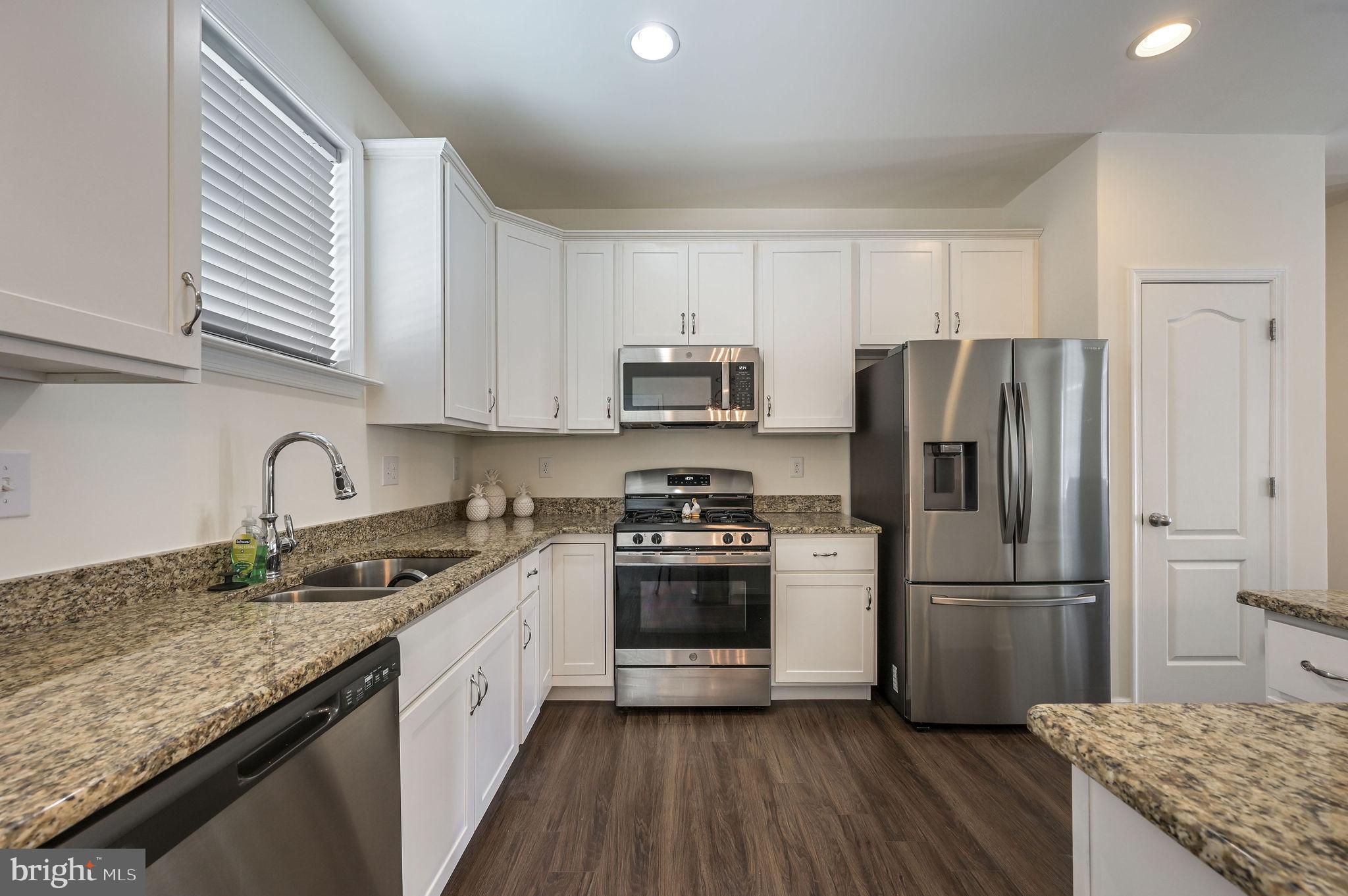 HIDDEN POND - Residential