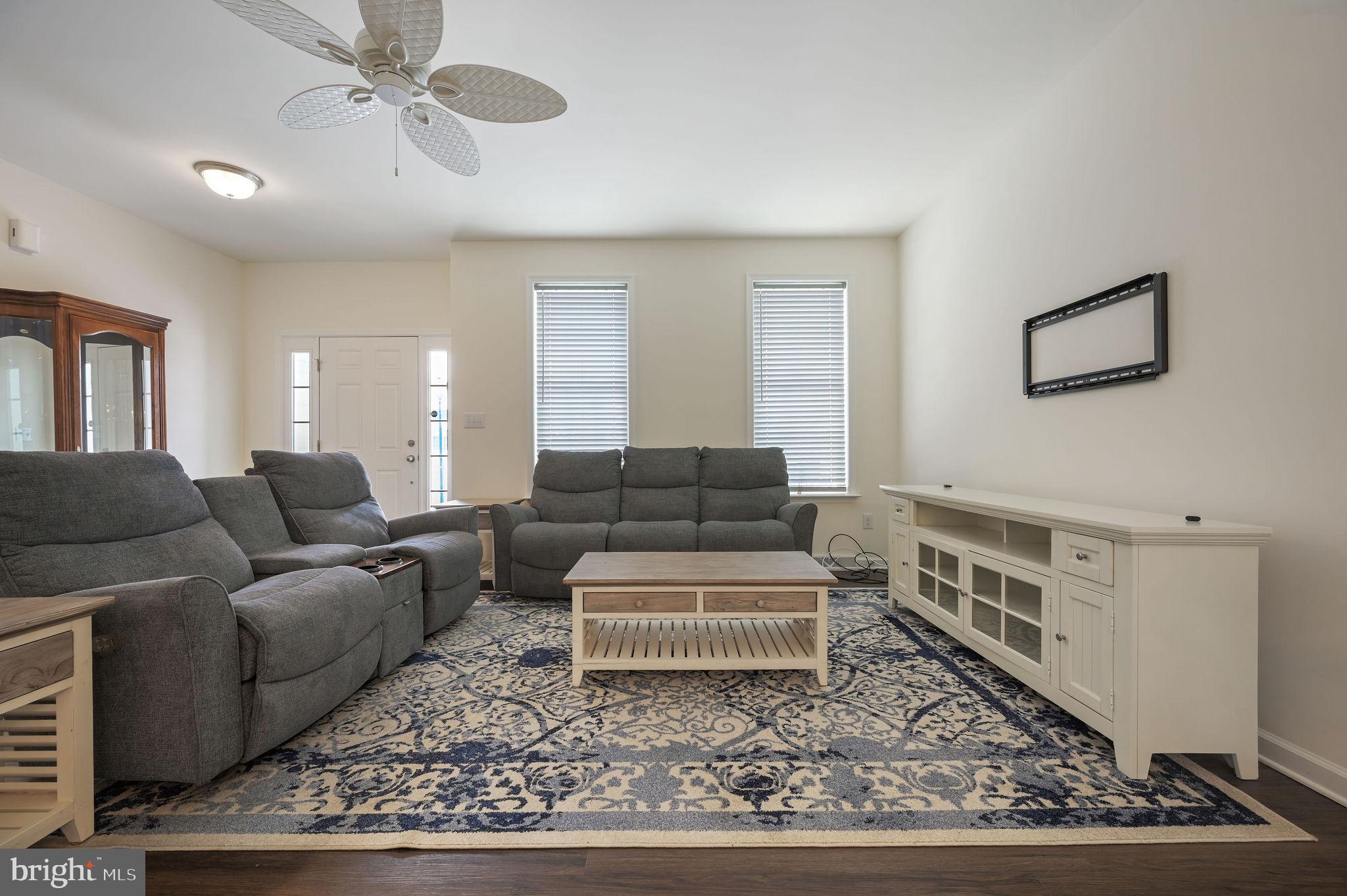 HIDDEN POND - Residential