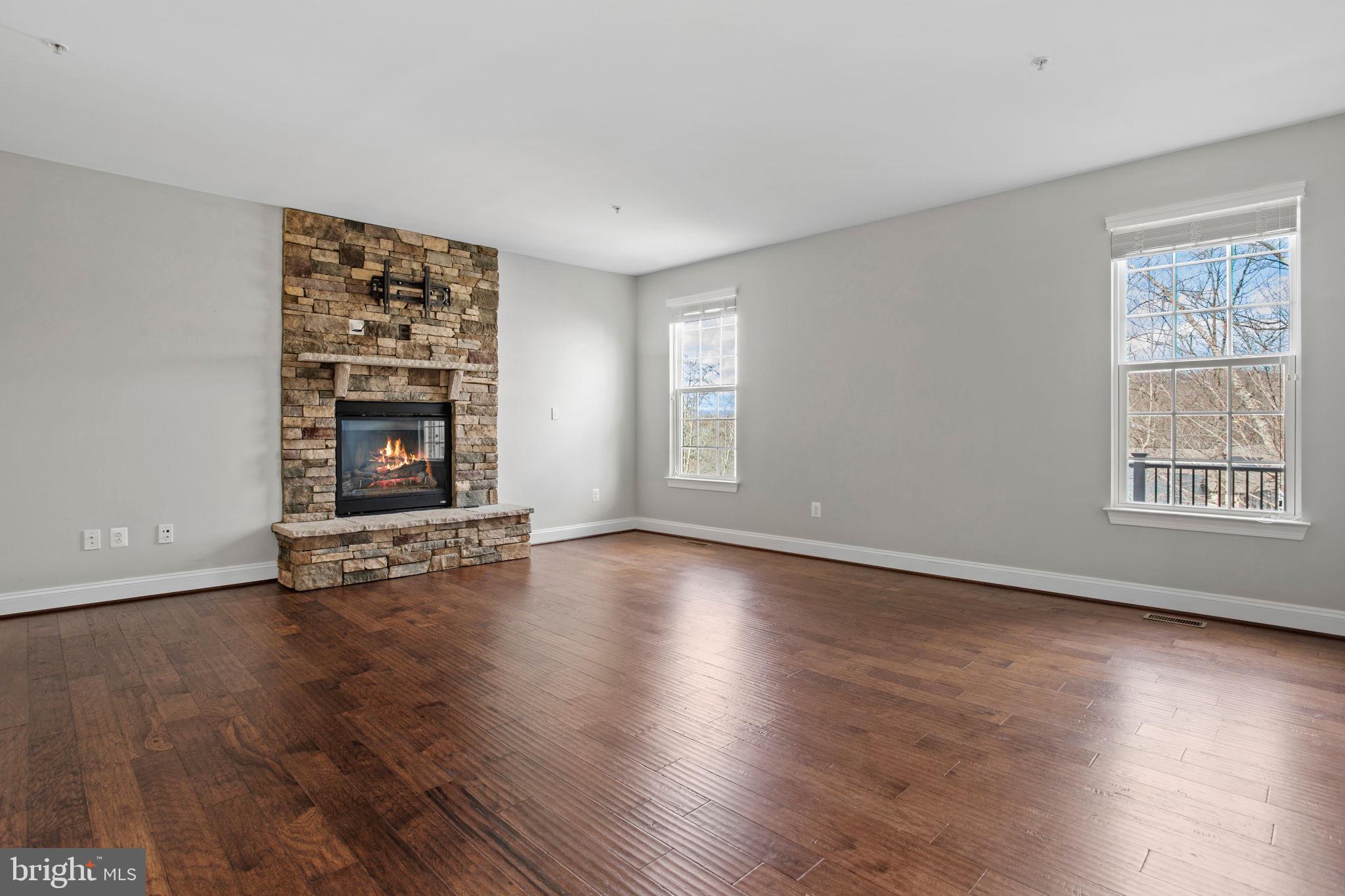 ASPEN LAKE LINGANORE - Residential