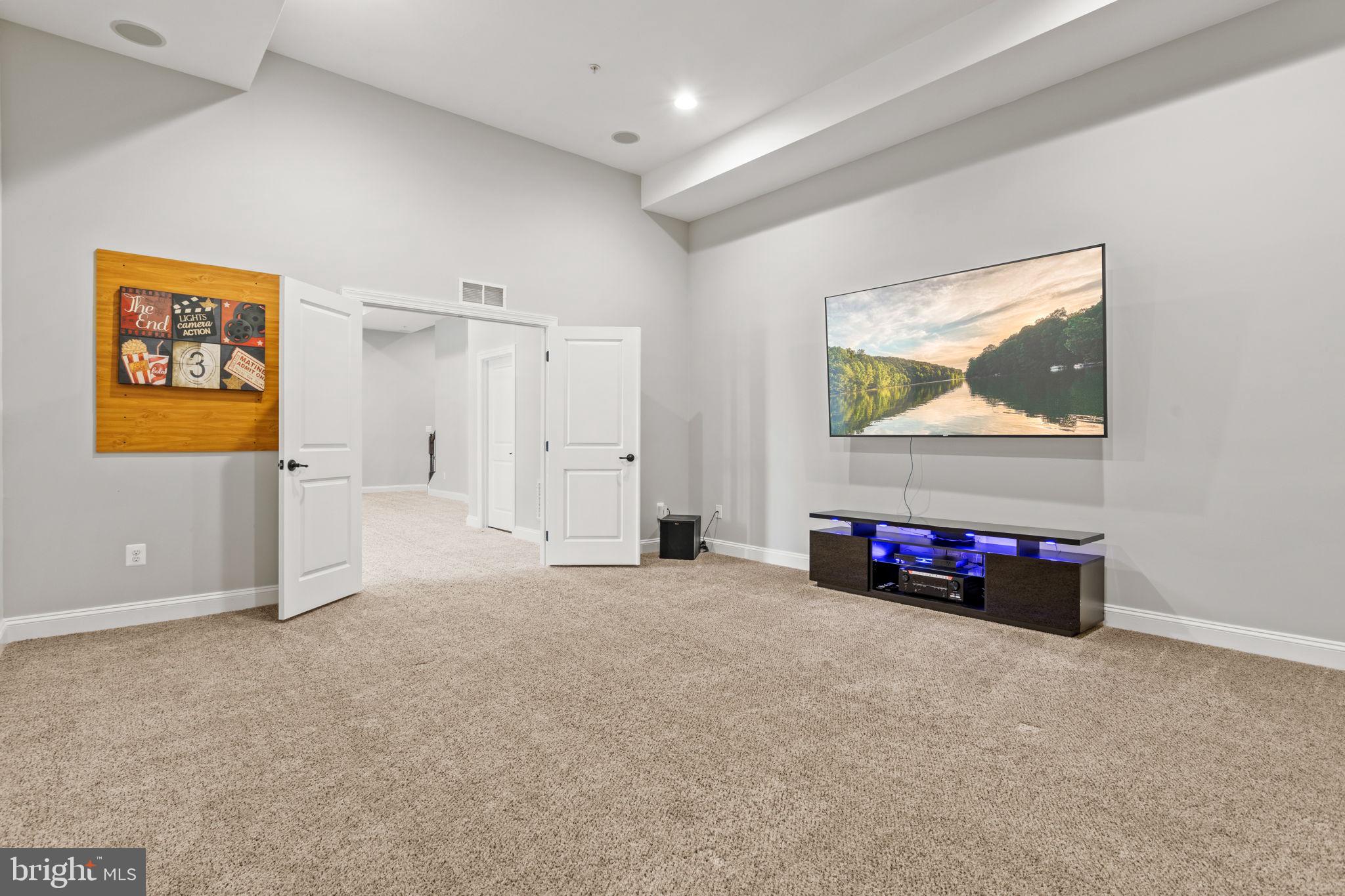 ASPEN LAKE LINGANORE - Residential