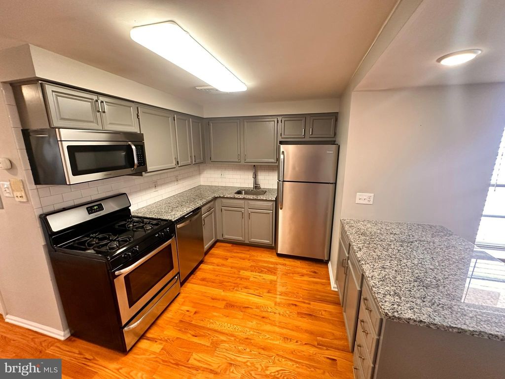 Photo of 751 S 16th Street #3RD FL, PHILADELPHIA, PA 19146 (MLS # PAPH2535770)