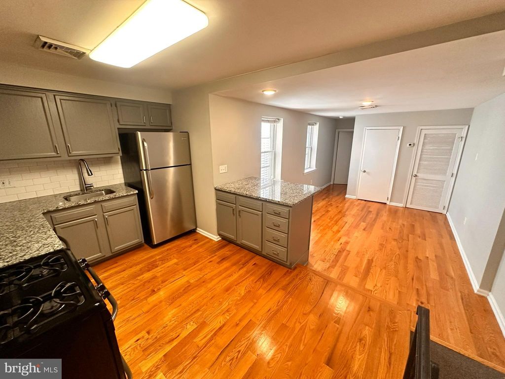 Photo of 751 S 16th Street #3RD FL, PHILADELPHIA, PA 19146 (MLS # PAPH2535770)