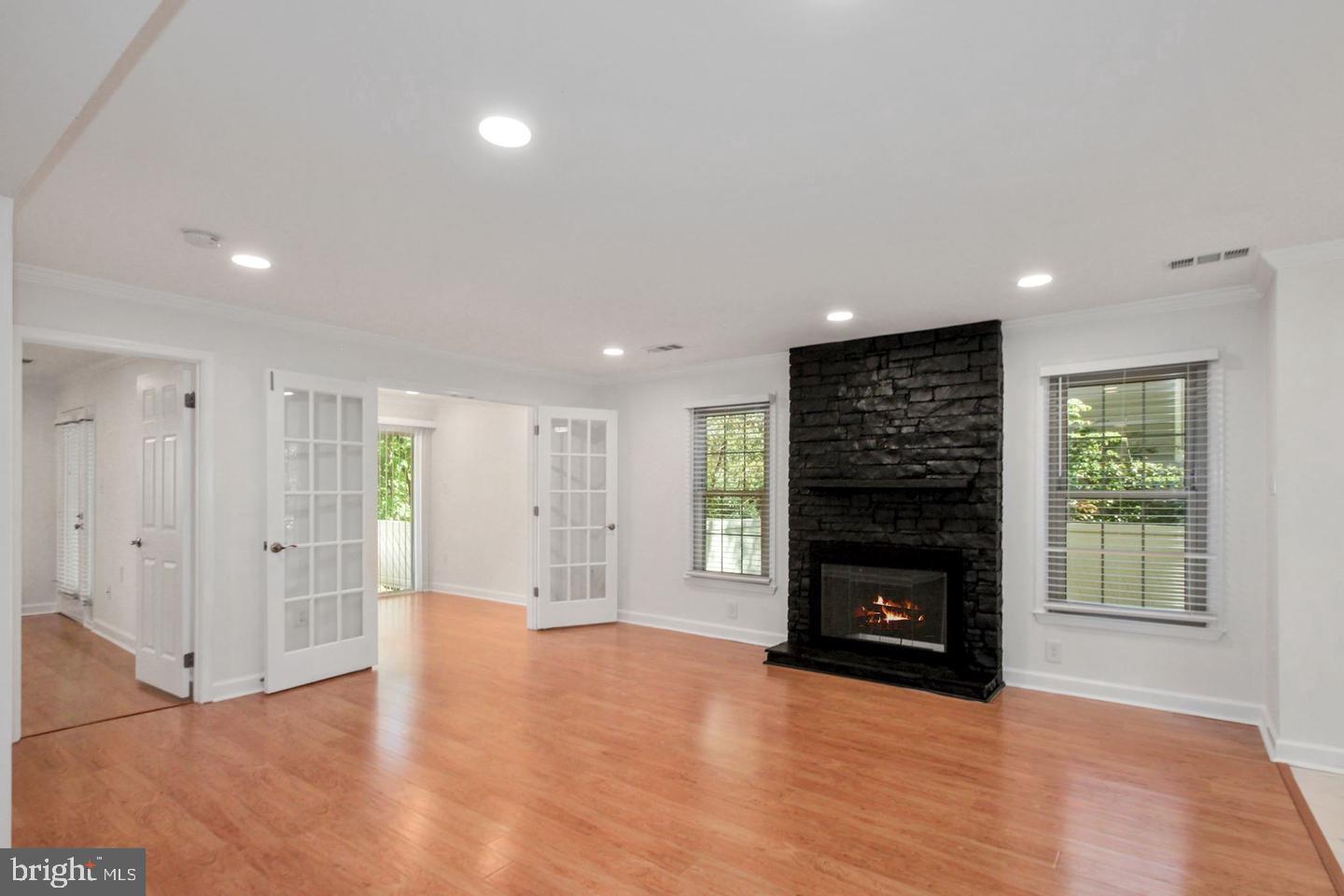 5801 LINDEN SQUARE COURT