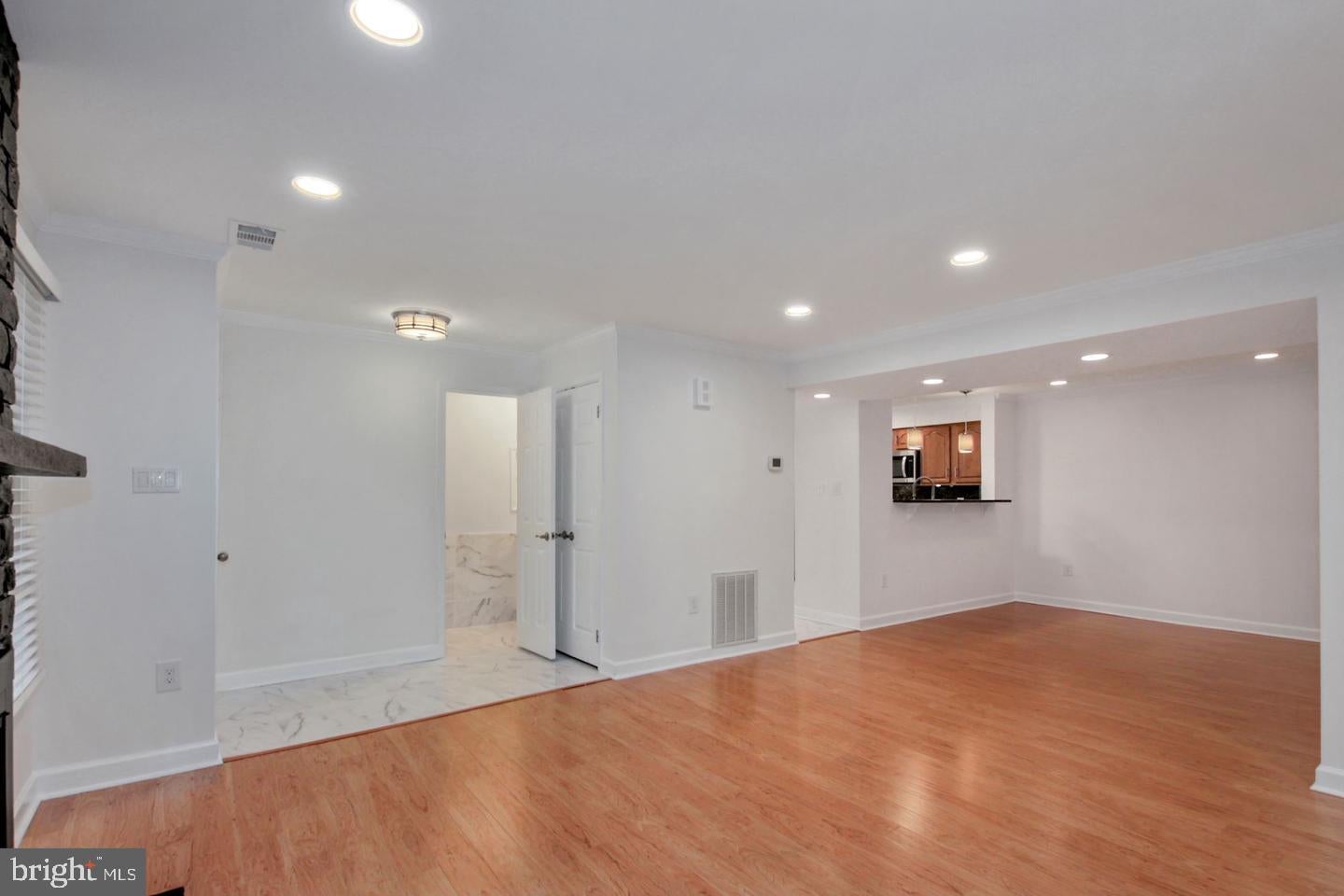 5801 LINDEN SQUARE COURT