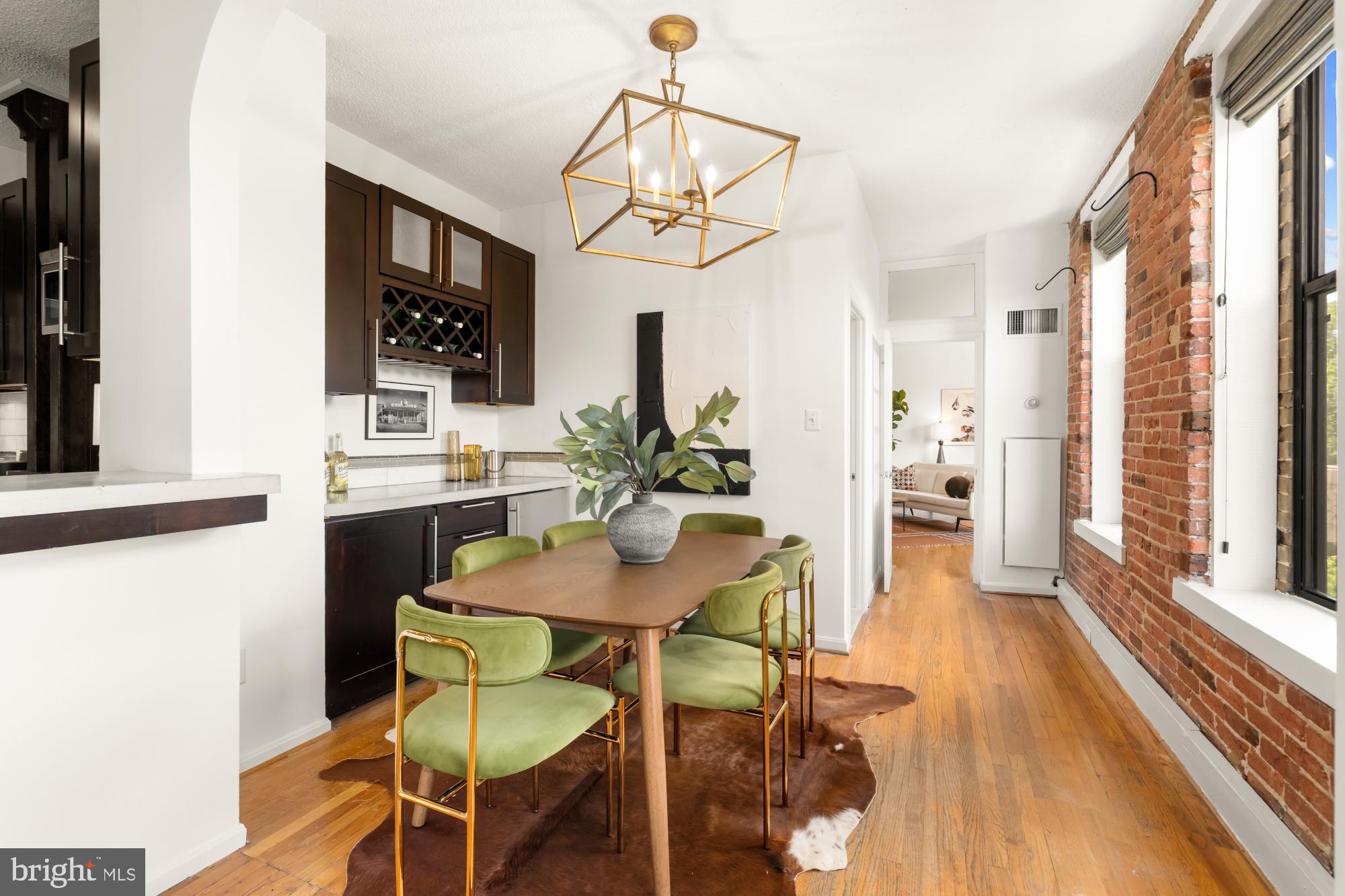1615 Q ST NW NW 301/303