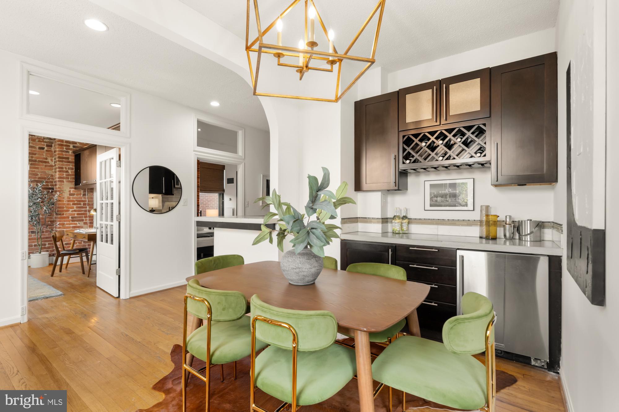 1615 Q ST NW NW 301/303