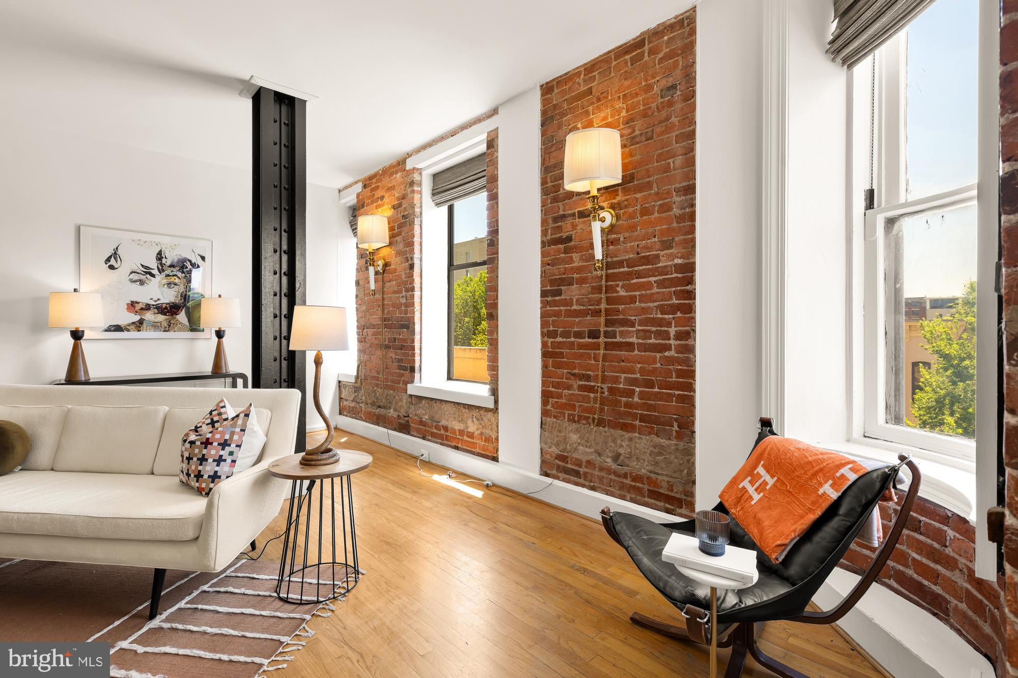 1615 Q ST NW NW 301/303