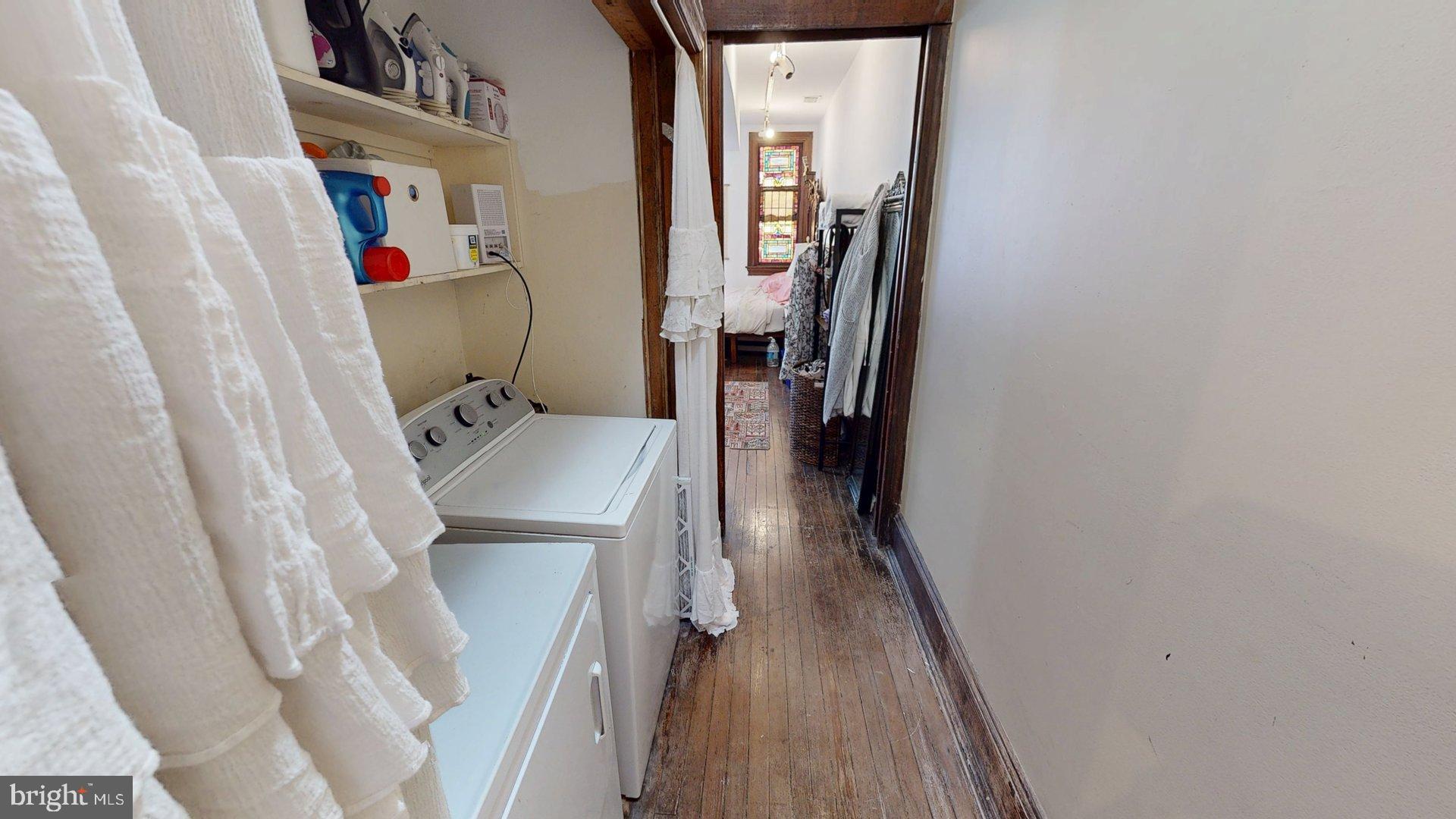 318 MARYLAND AVENUE NE - Photo 3