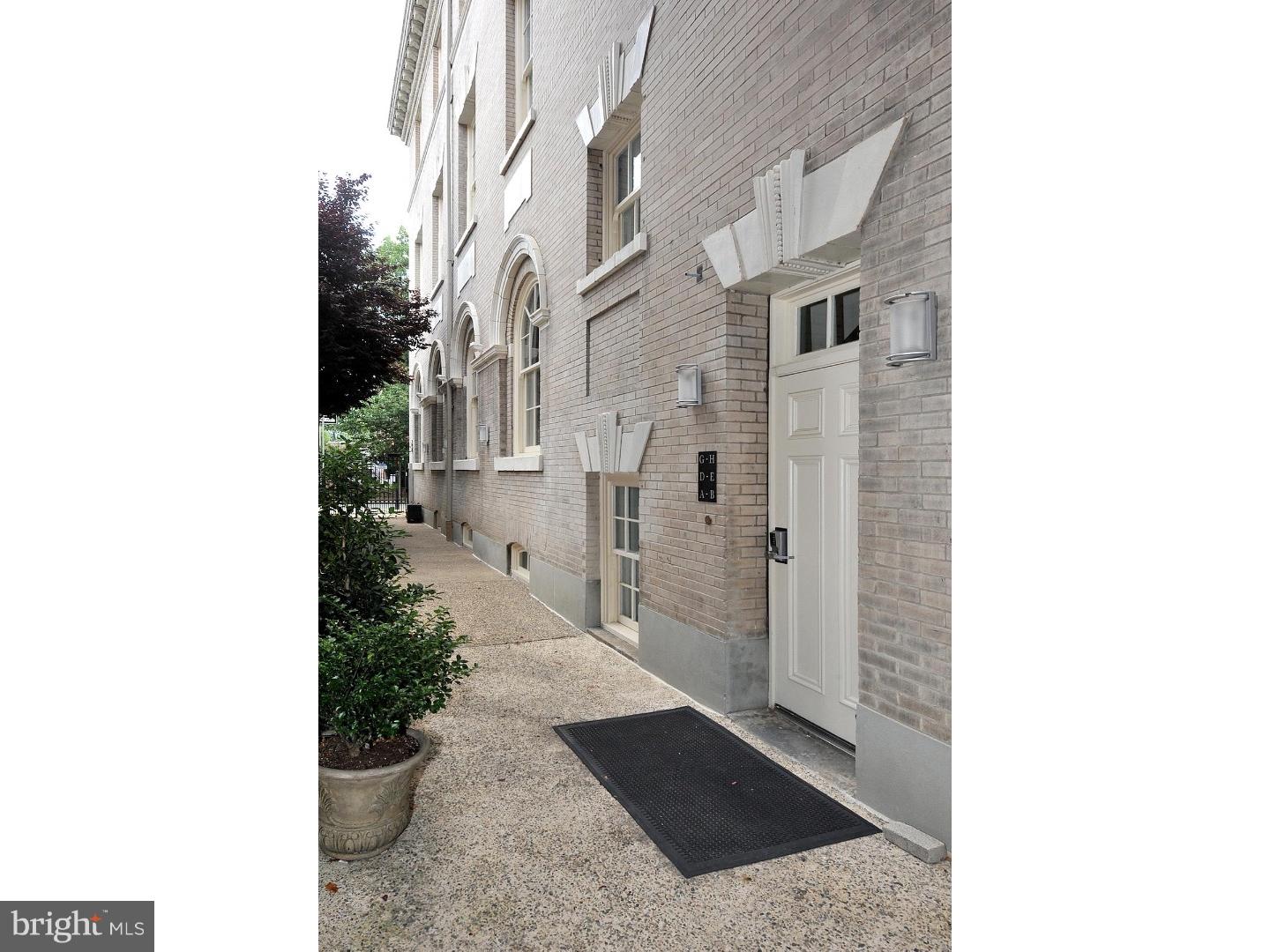 OLD CITY - Residential Lease