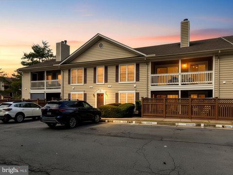 6049 ESSEX HOUSE SQUARE B ALEXANDRIA VA 22310