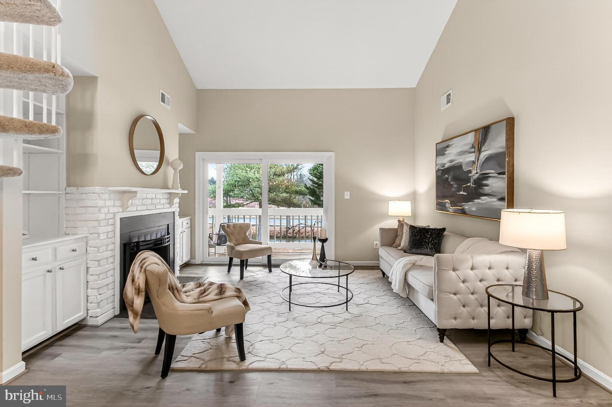 6049 ESSEX HOUSE SQUARE B