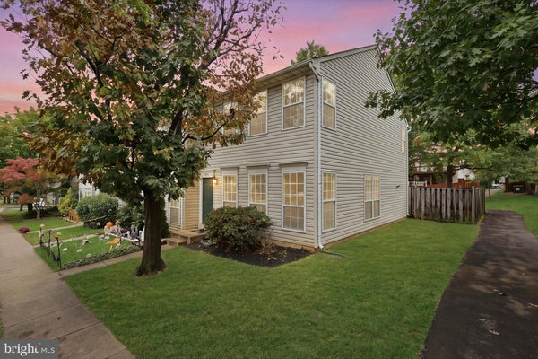 14813 BOLTON RD, CENTREVILLE, VA 20121 - Image 705cfc6f2d88de943b3a6b5ec0042f4f/3876715337