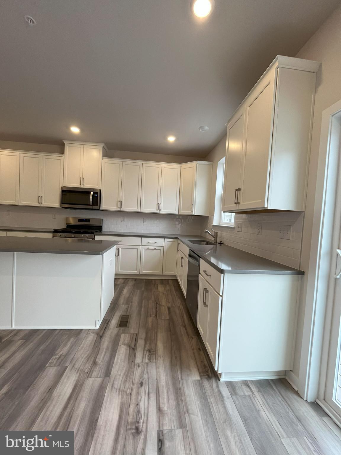 RIVER POINTE - Residential Lease