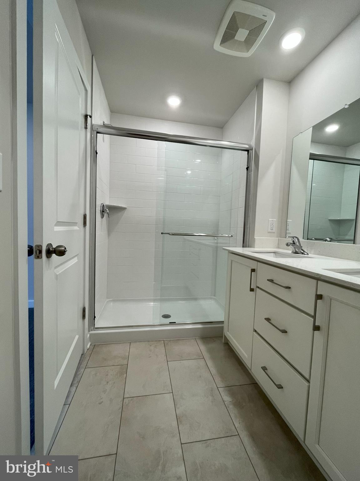 RIVER POINTE - Residential Lease