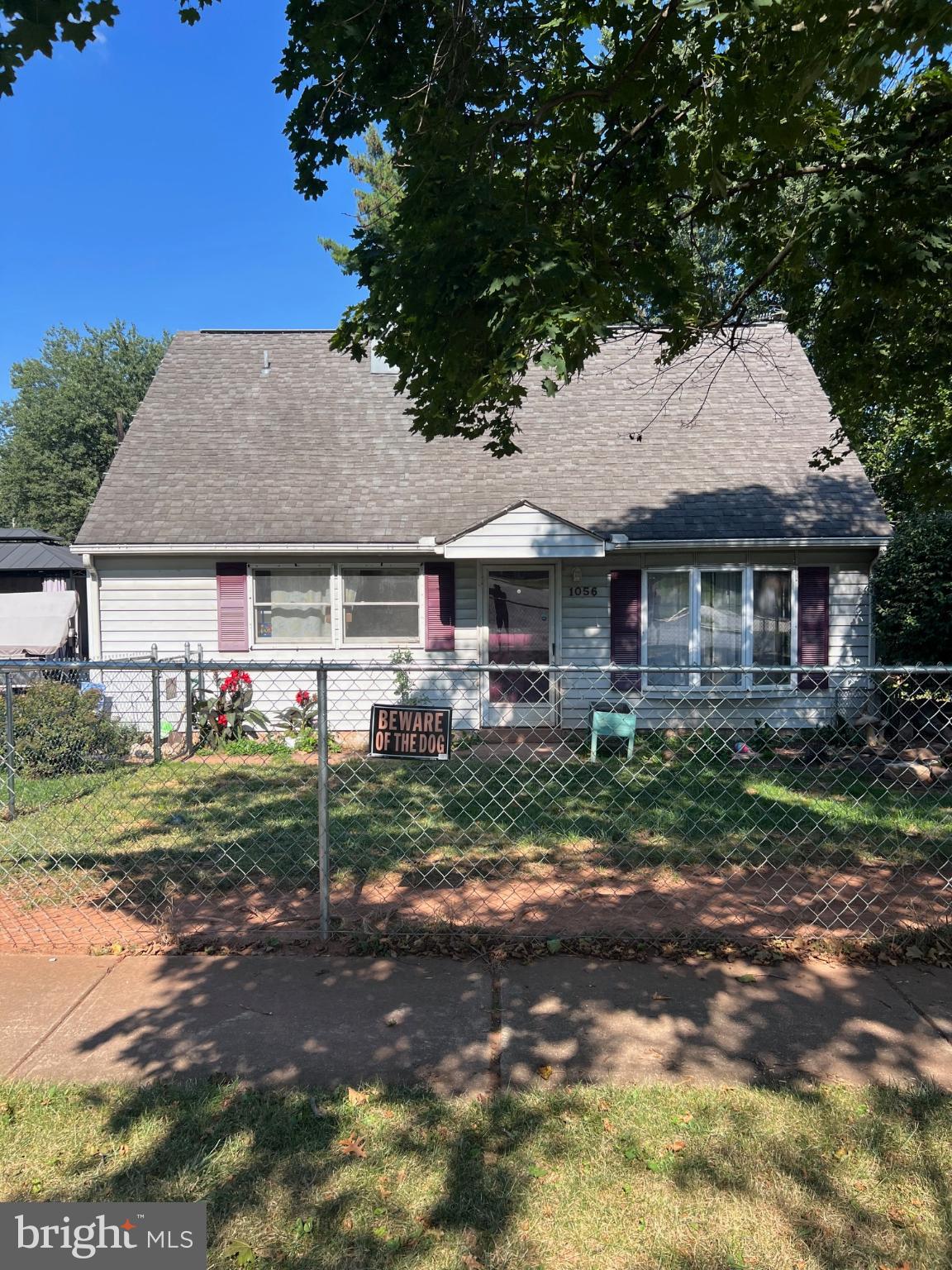 Great location to schools,shopping and major highways. Enjoy extra storage with a shed and wonderful fenced in yard. Own for less than rent. Welcome home