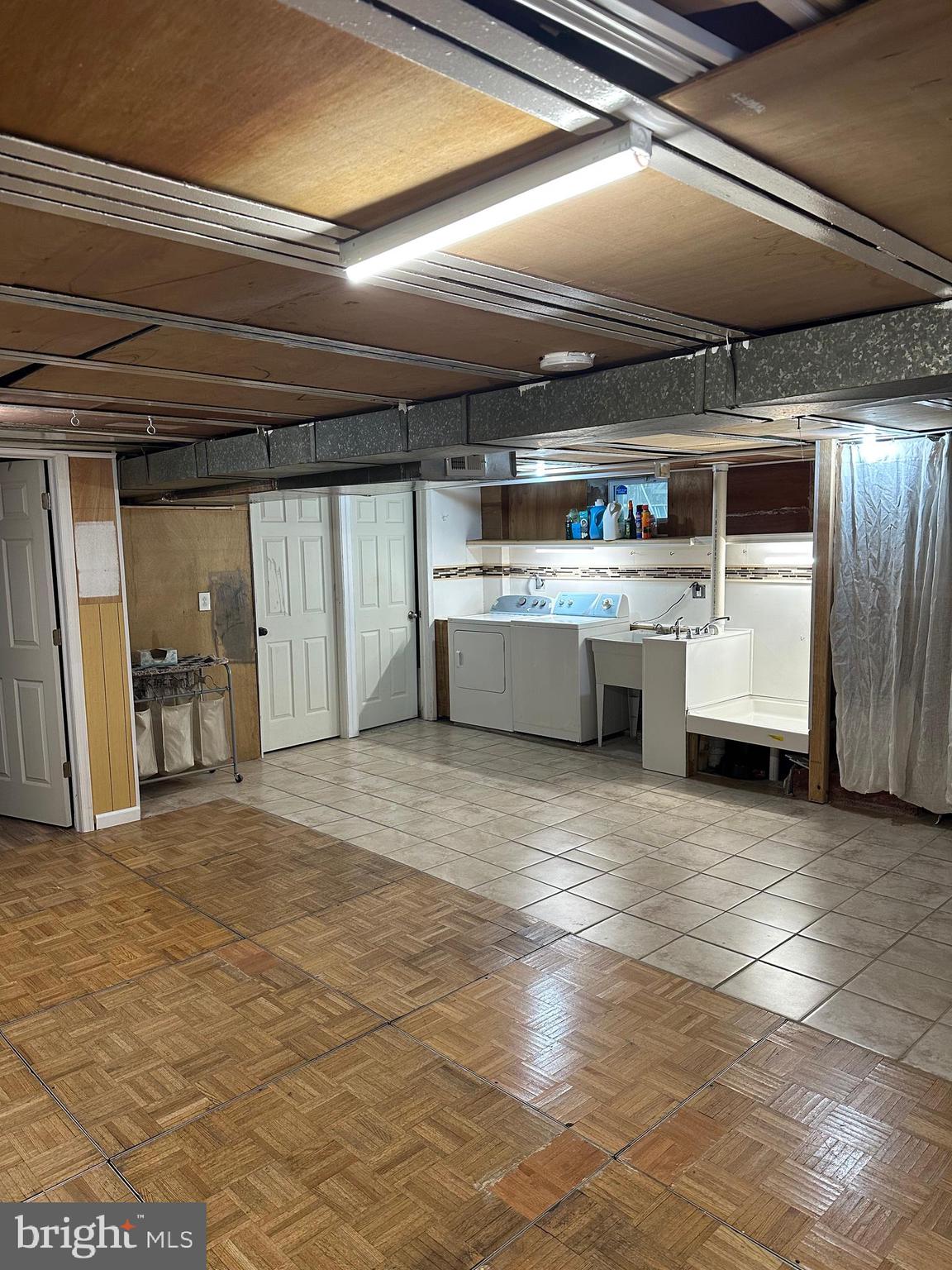 LLANWELYN GARDENS - Residential