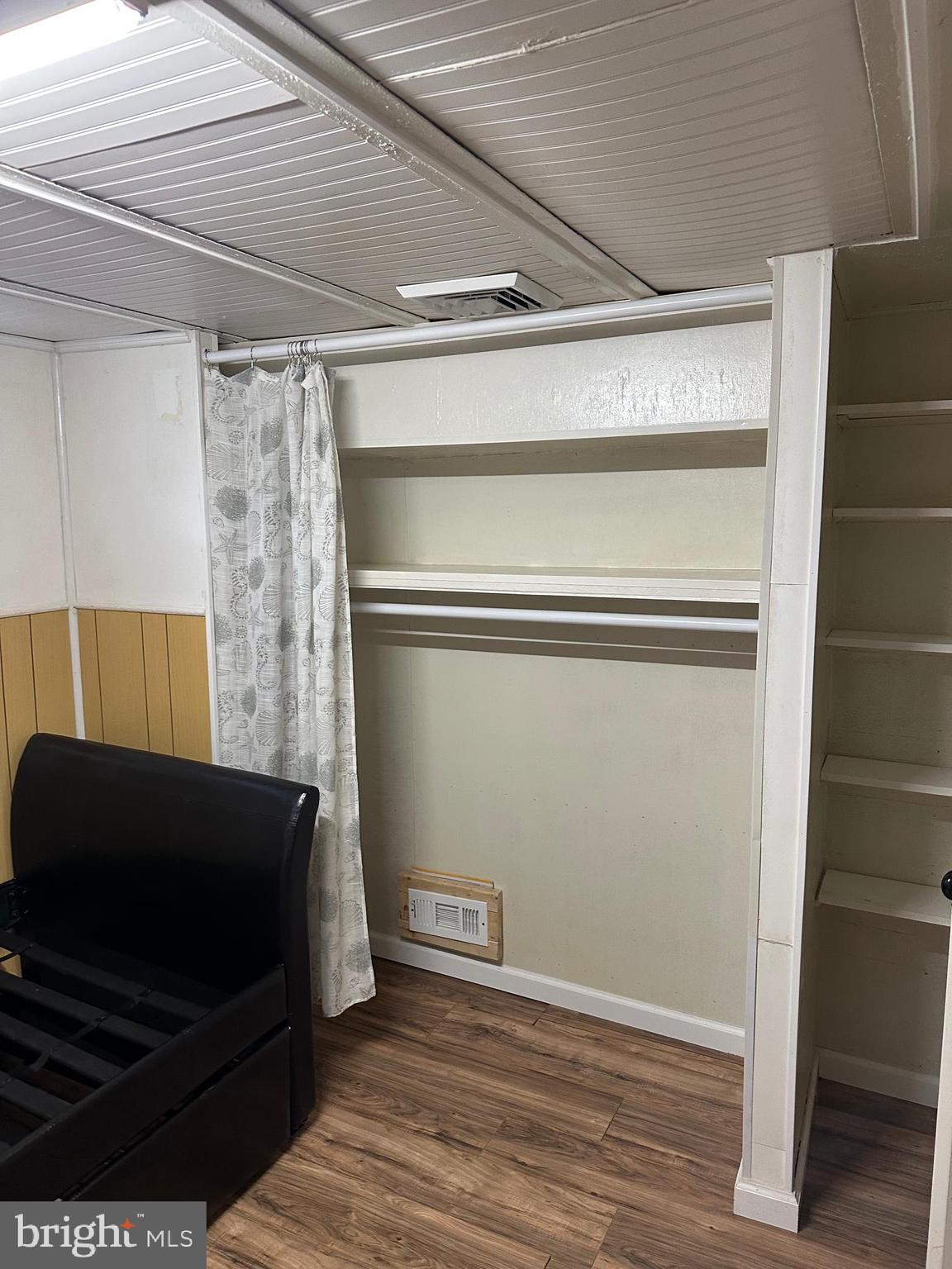 LLANWELYN GARDENS - Residential