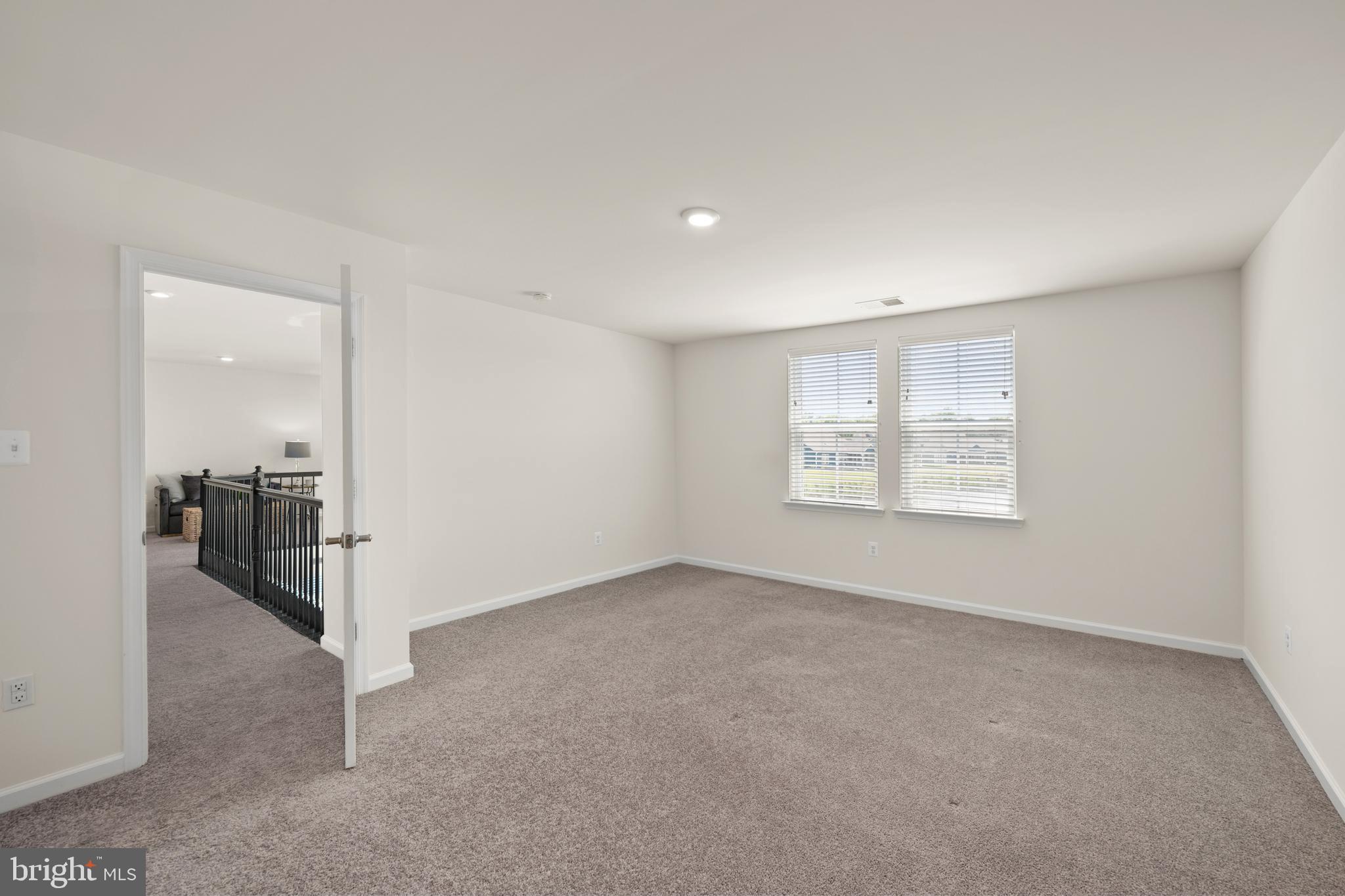 SYCAMORE CHASE - Residential