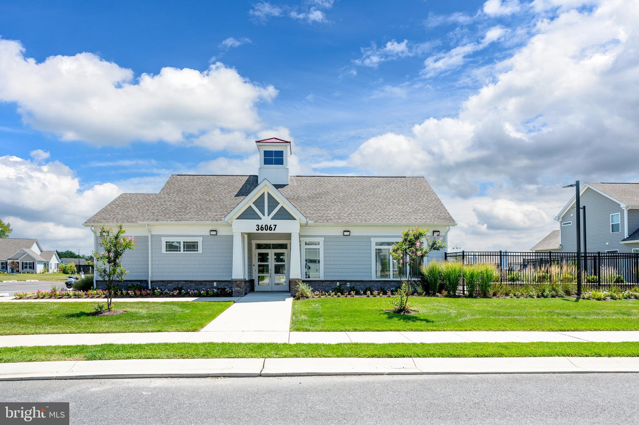 SYCAMORE CHASE - Residential