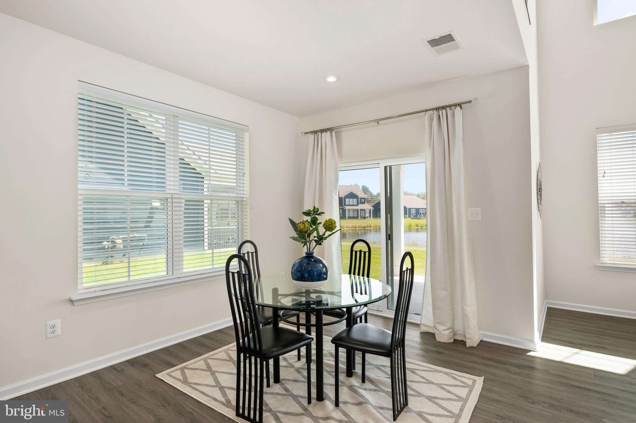 SYCAMORE CHASE - Residential