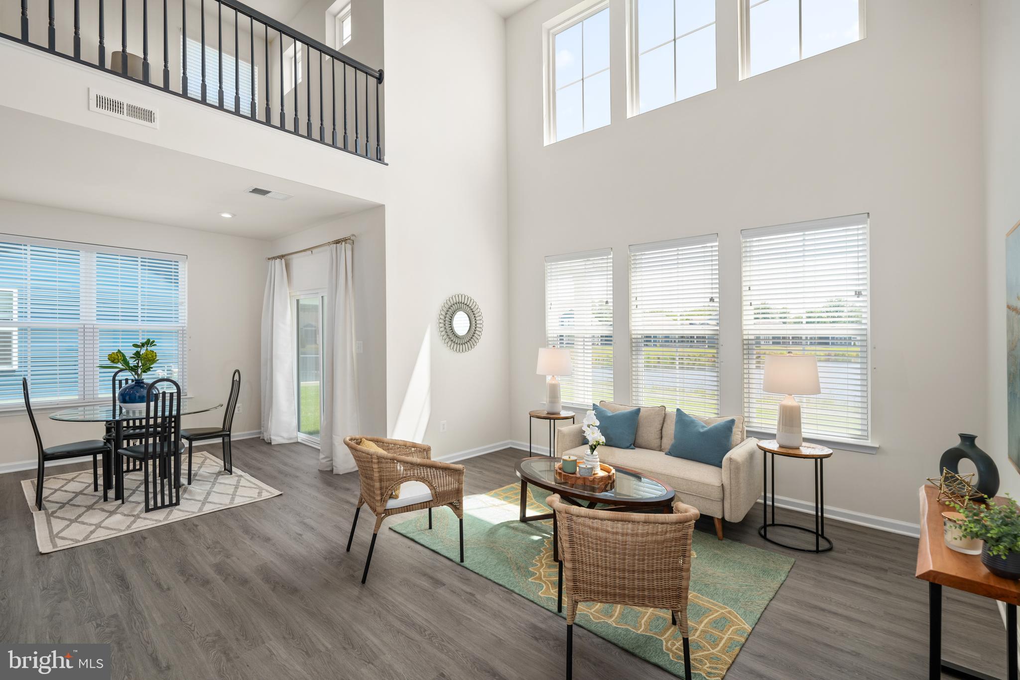 SYCAMORE CHASE - Residential