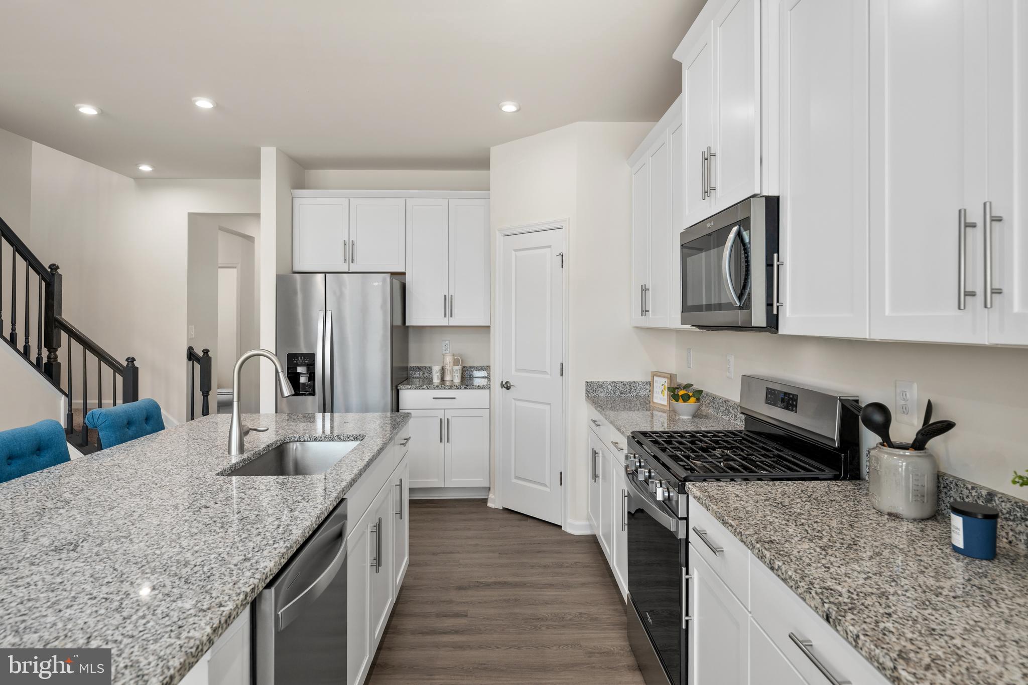 SYCAMORE CHASE - Residential