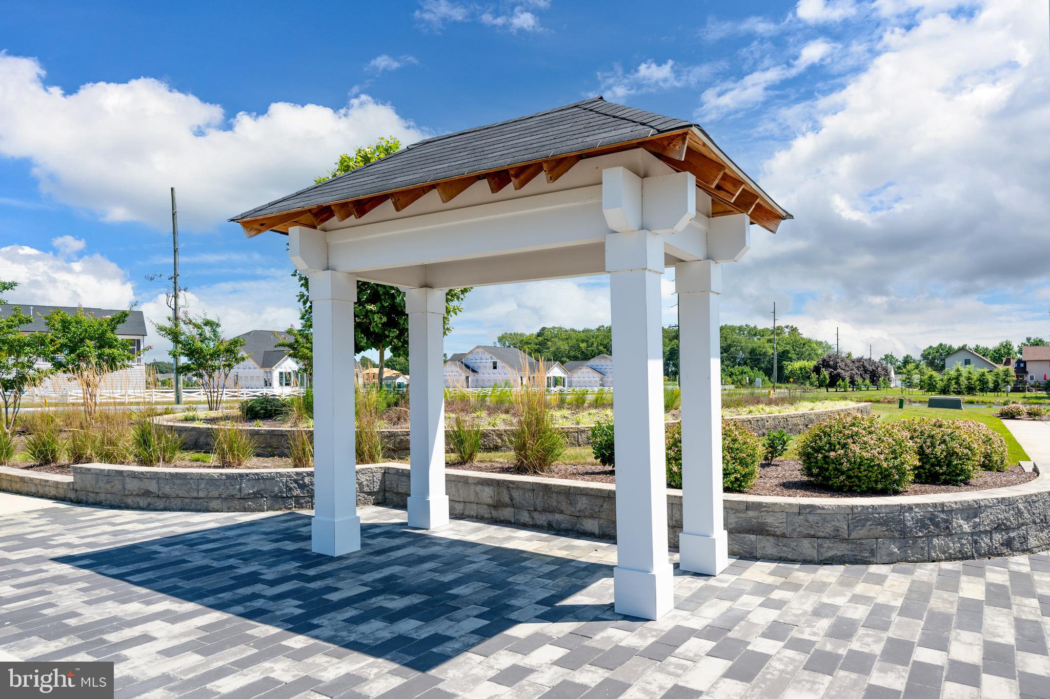 SYCAMORE CHASE - Residential