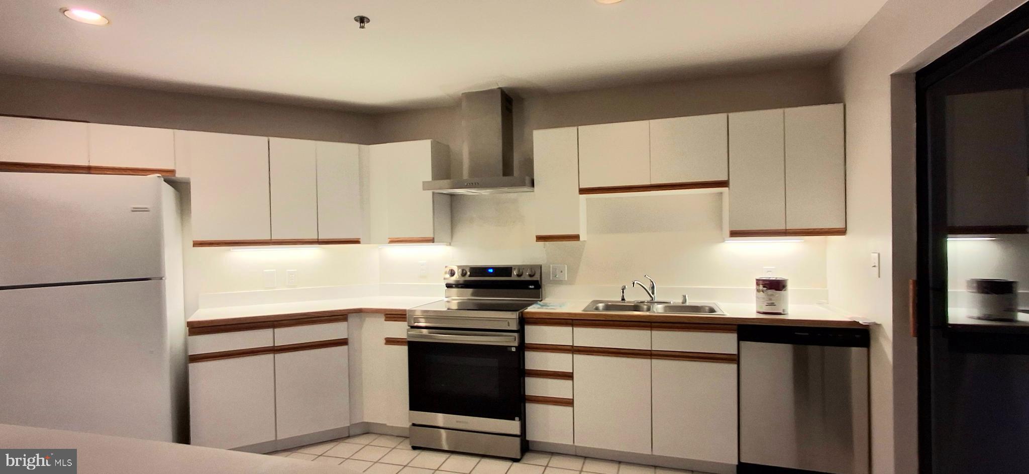 CANTON WATERFRONT - Residential Lease