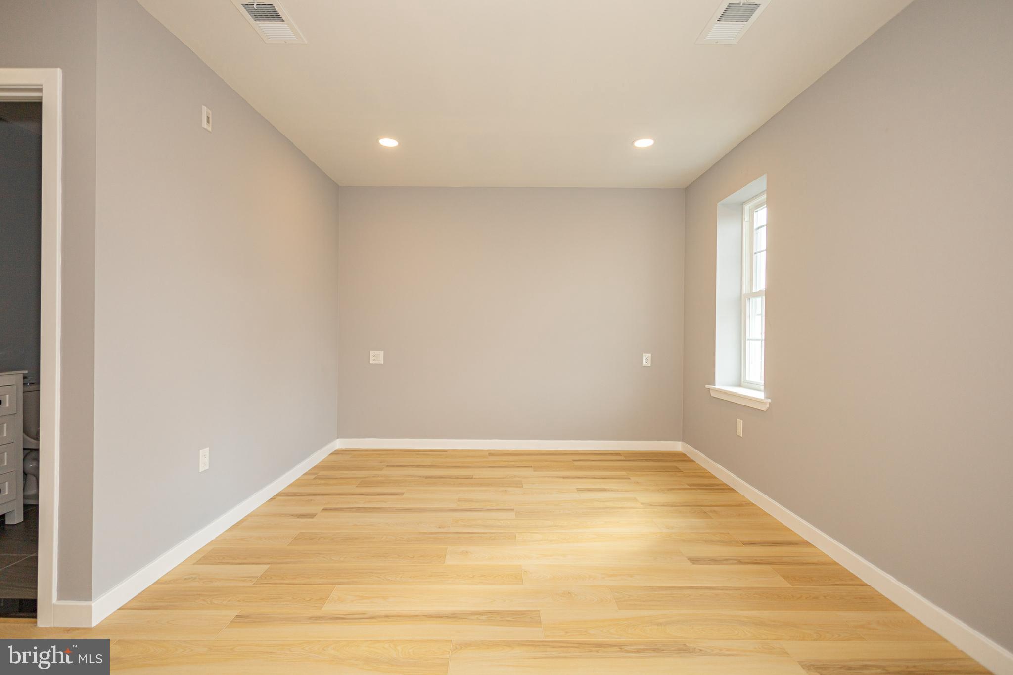 FAIRMOUNT - Residential Lease