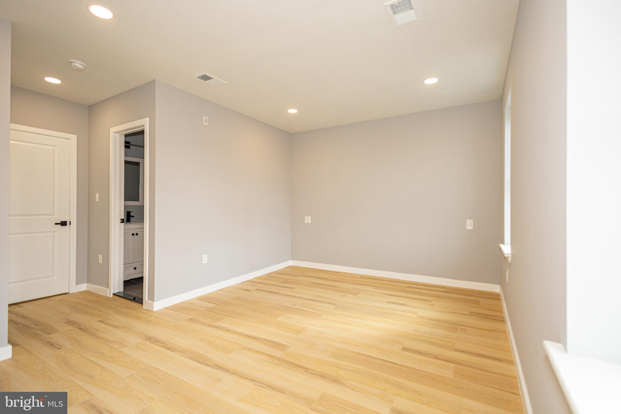 FAIRMOUNT - Residential Lease