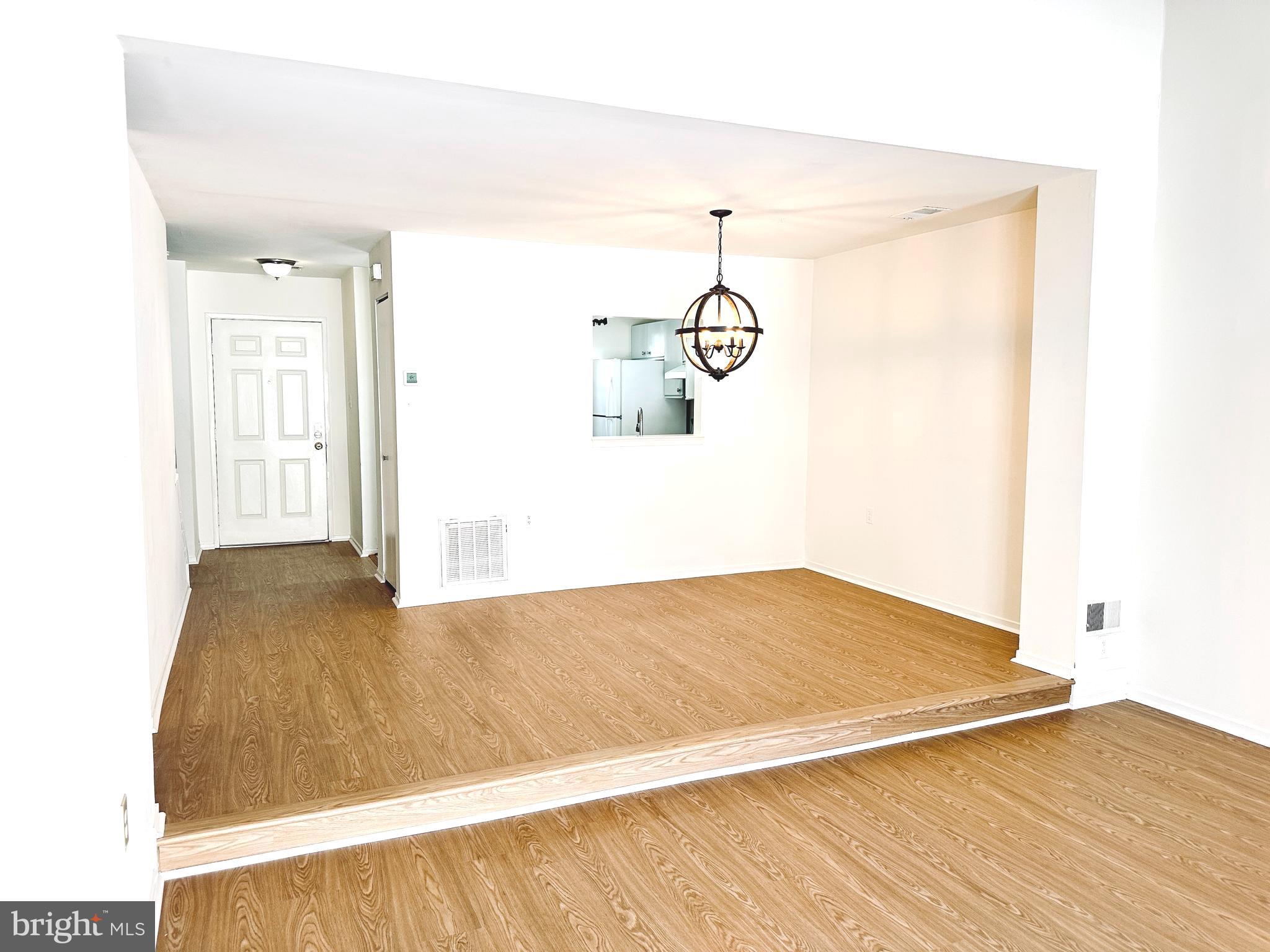 CHURCHILL - Residential Lease