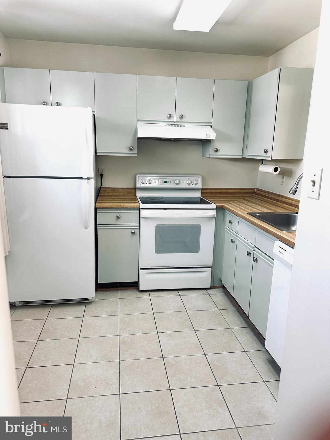 CHURCHILL - Residential Lease