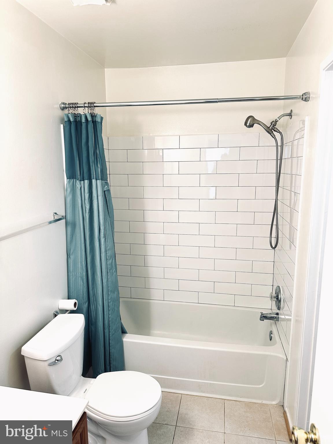 CHURCHILL - Residential Lease