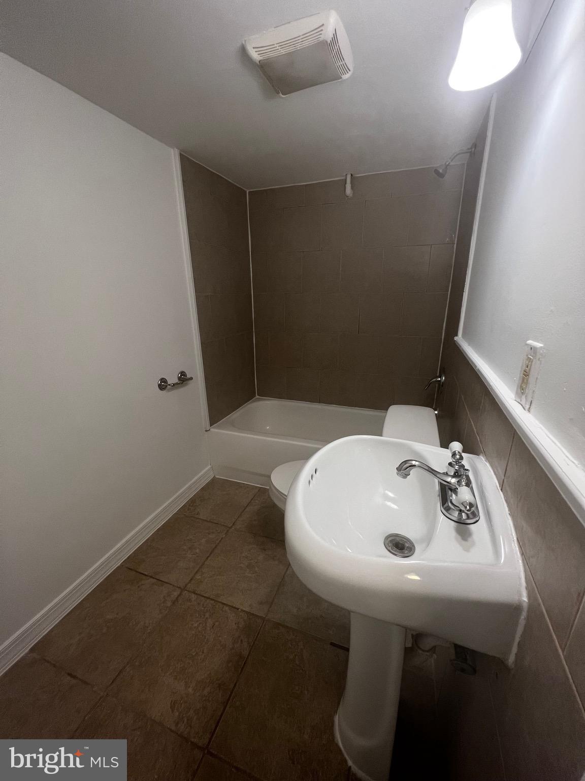 HYATTSVILLE - Residential Lease