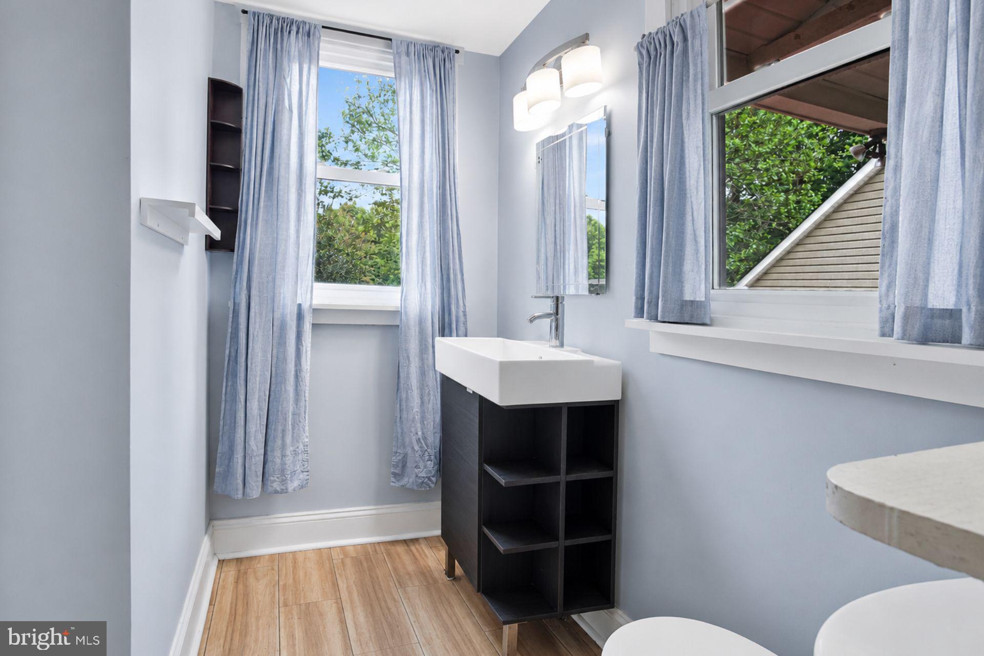 WALNUT WOODS - Residential